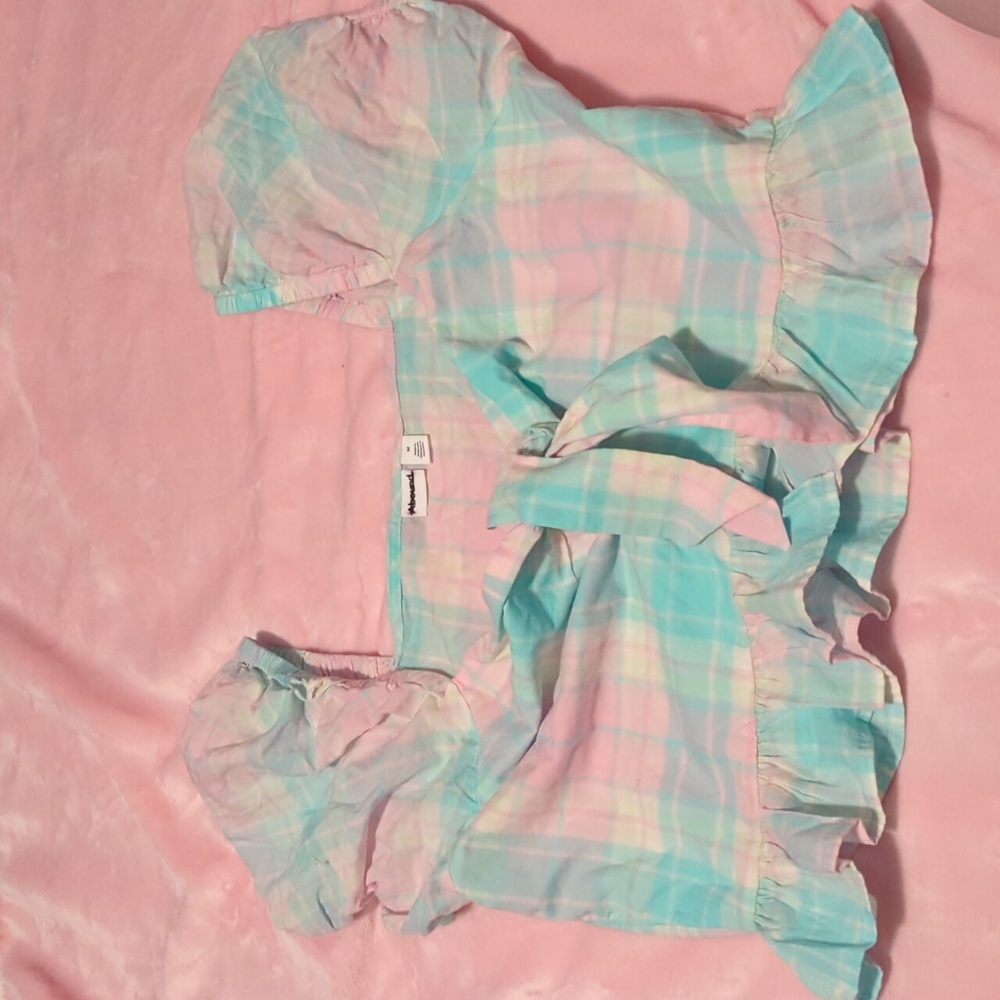 Abound blouse top with puffy sleeves